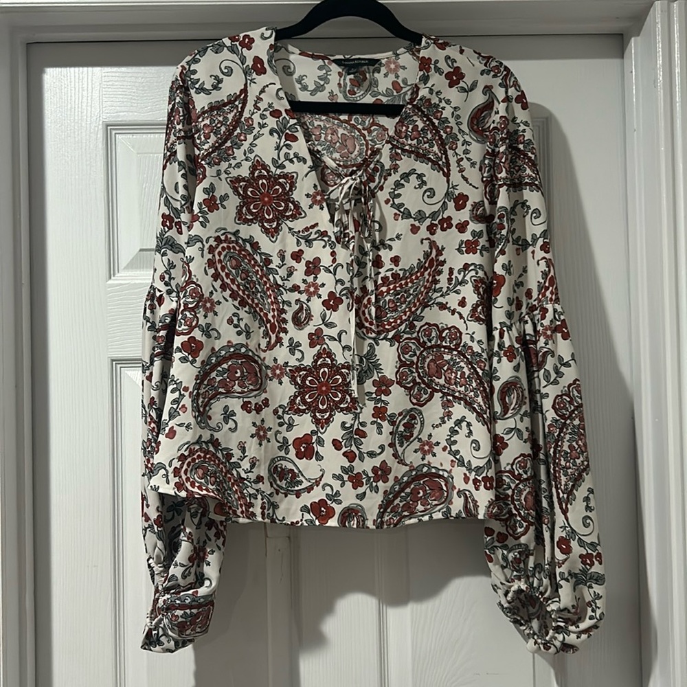 Banana Republic Top with bishop sleeves